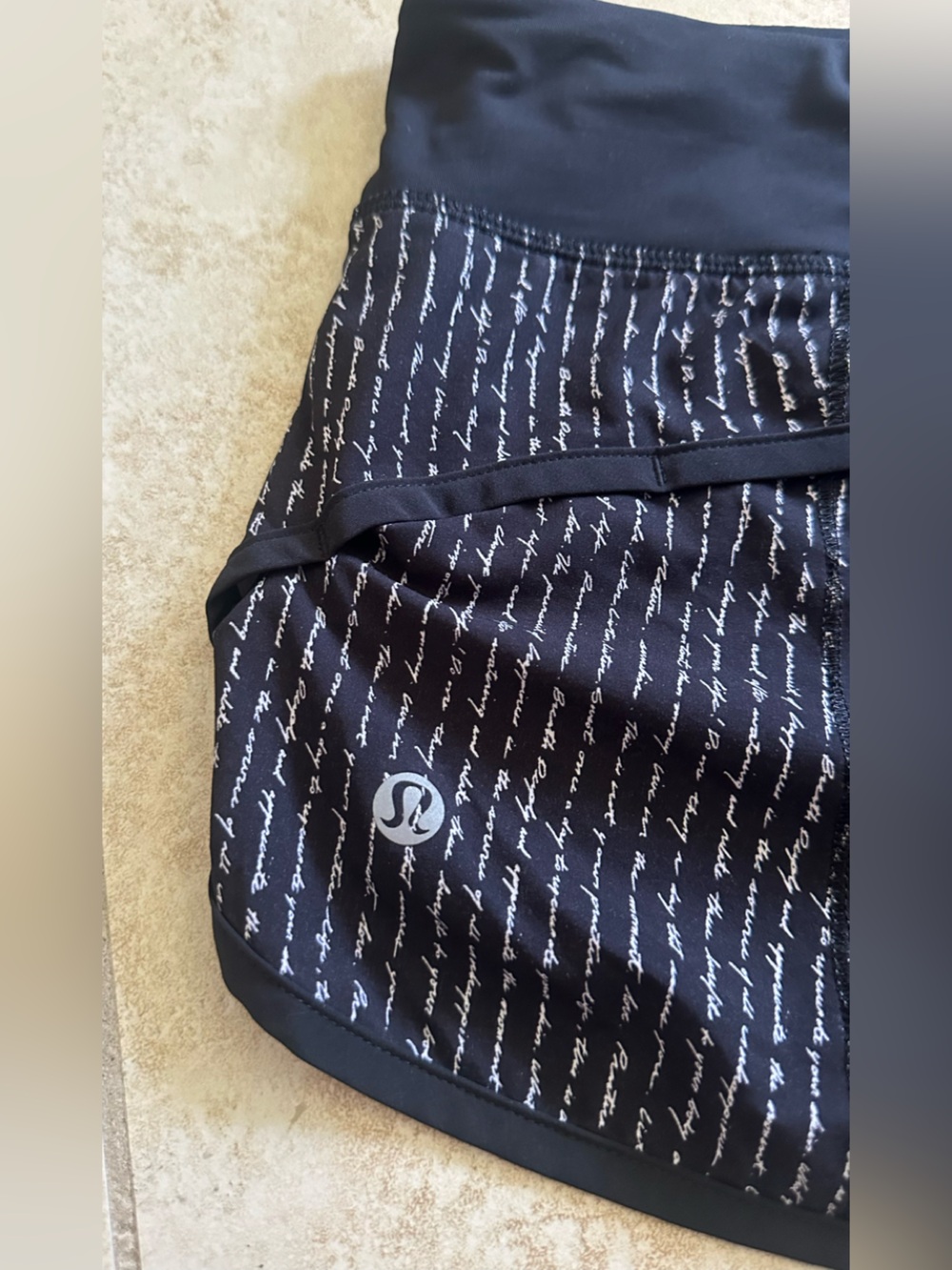 lululemon athletica Black white  speed Shorts size 4 - Picture 3 of 4